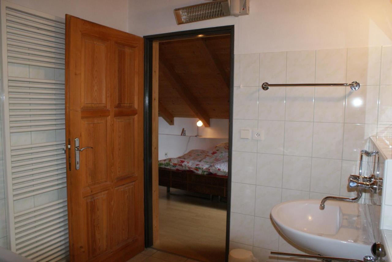 Rustikale Und Grosszuegige Ferienwohnung Kasperske Hory Dış mekan fotoğraf